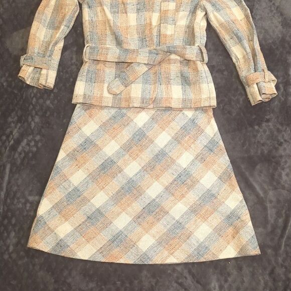 Vintage 1960s Dalton Skirt Suit | Matching Jacket, Belt and midi flare Skirt - Picture 3 of 11